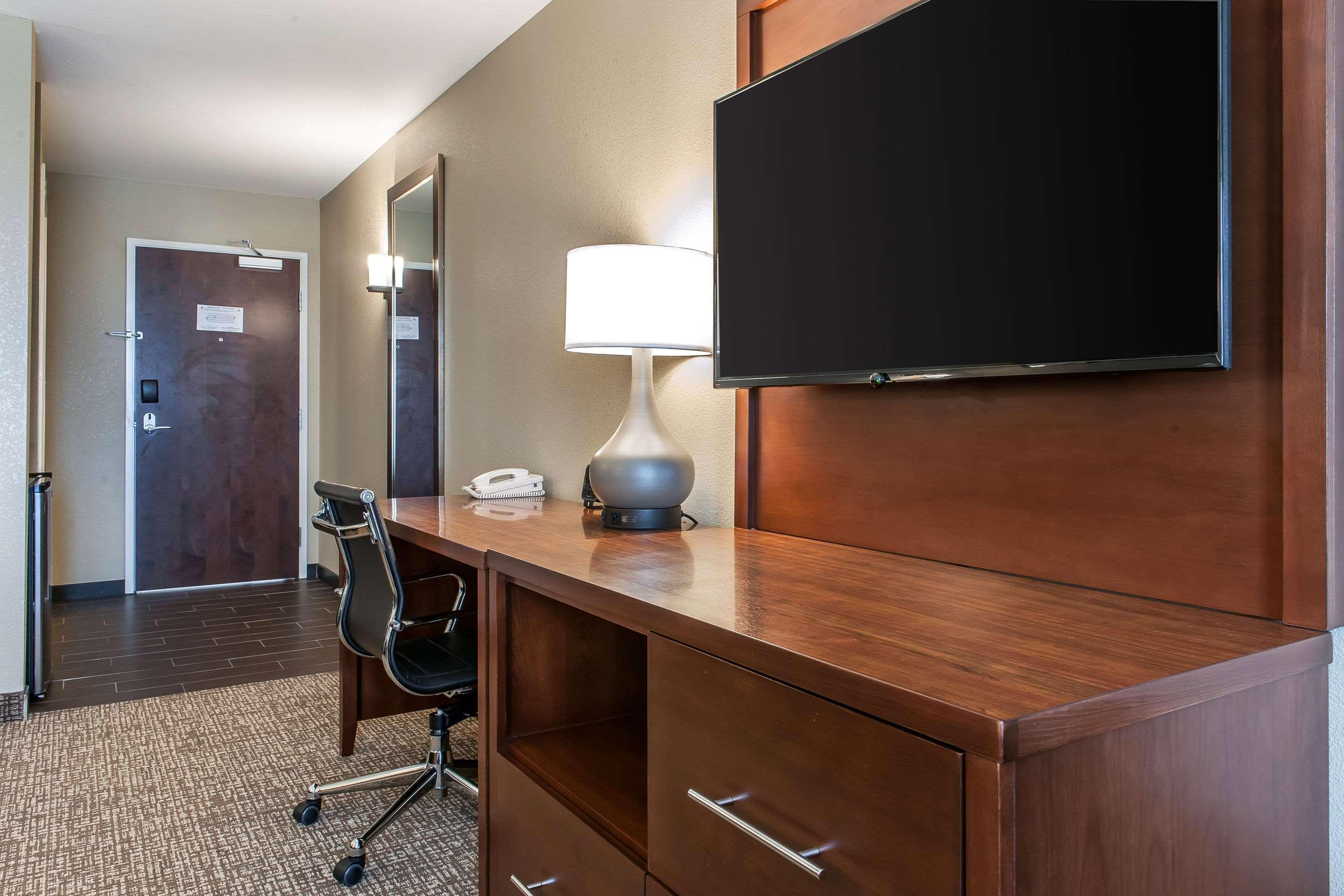 Comfort Suites Rensselaer Near Fair Oaks Zewnętrze zdjęcie