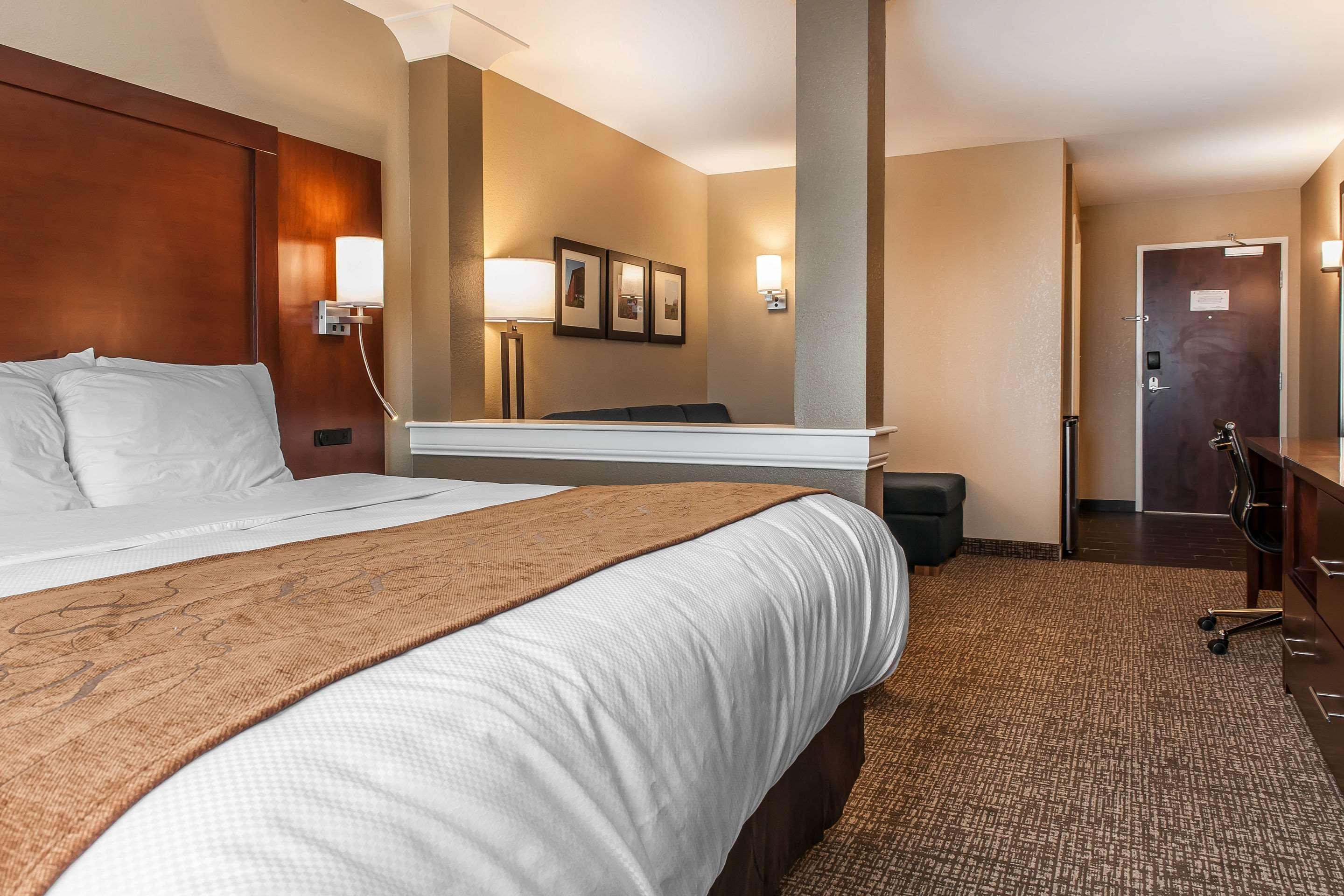 Comfort Suites Rensselaer Near Fair Oaks Zewnętrze zdjęcie
