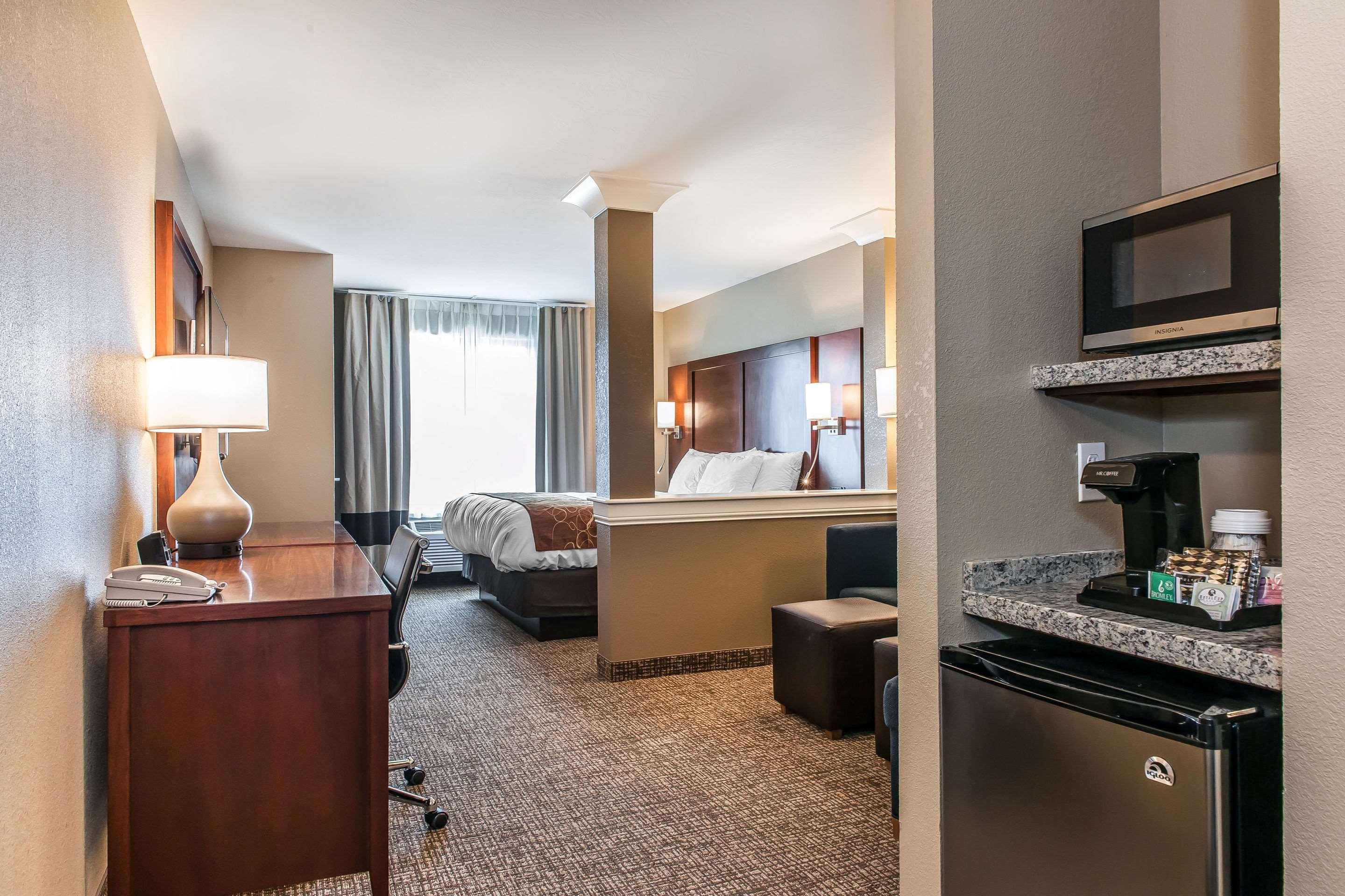 Comfort Suites Rensselaer Near Fair Oaks Zewnętrze zdjęcie
