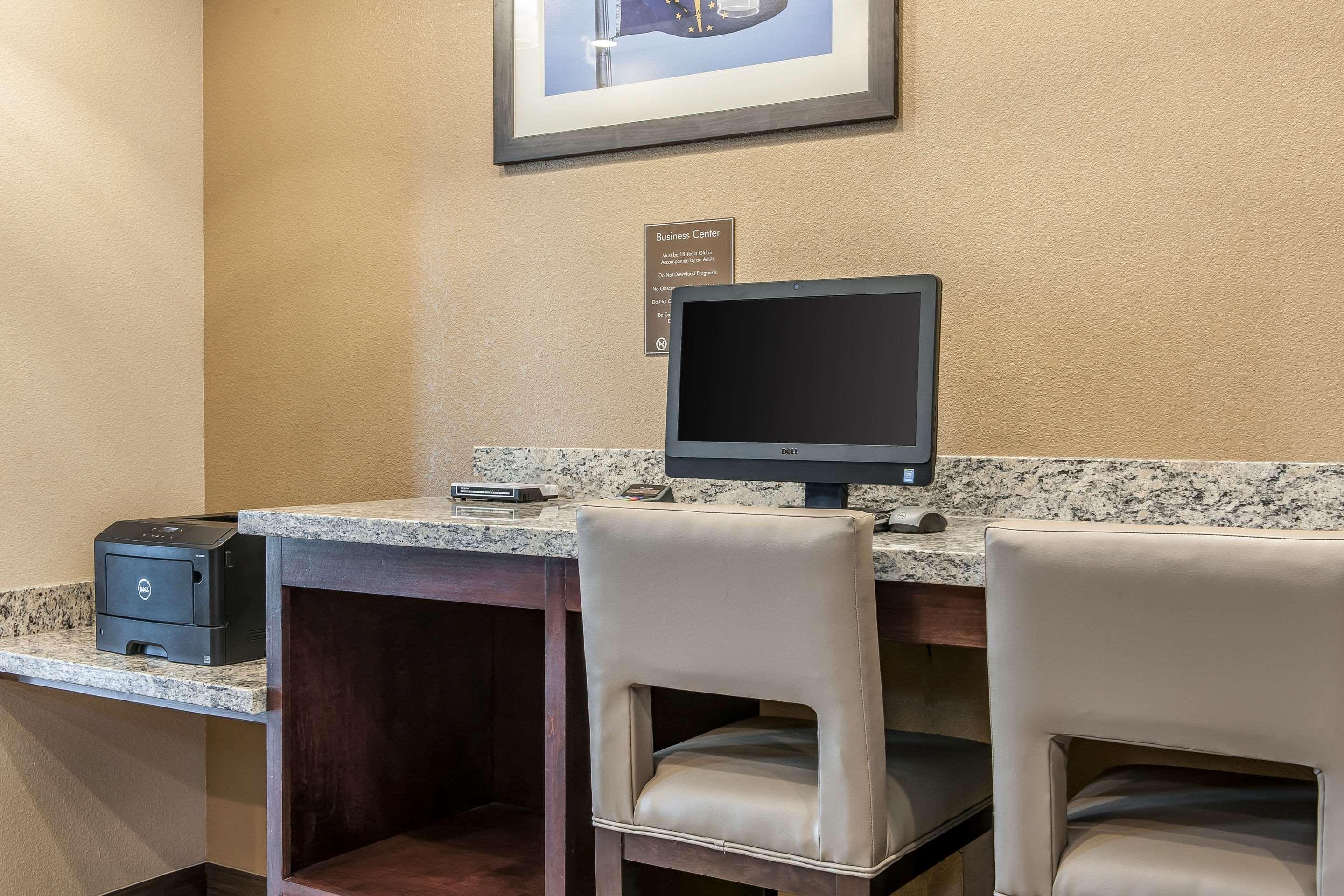 Comfort Suites Rensselaer Near Fair Oaks Zewnętrze zdjęcie