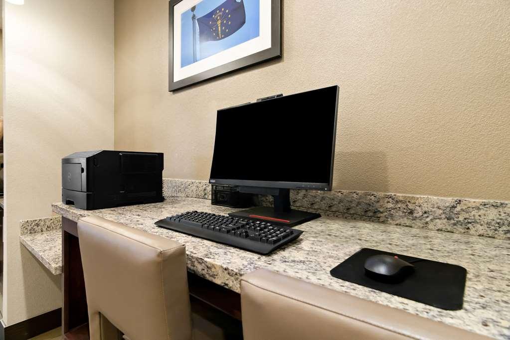 Comfort Suites Rensselaer Near Fair Oaks Udogodnienia zdjęcie